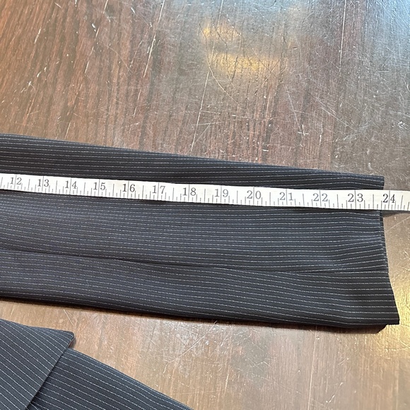 Tahari Arthur S Levine career black striped fitted blazer size 6 - Picture 13 of 15